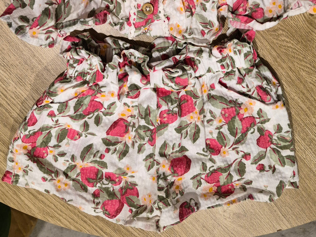Cupcakes and Cashmere Strawberry Frill Outfit