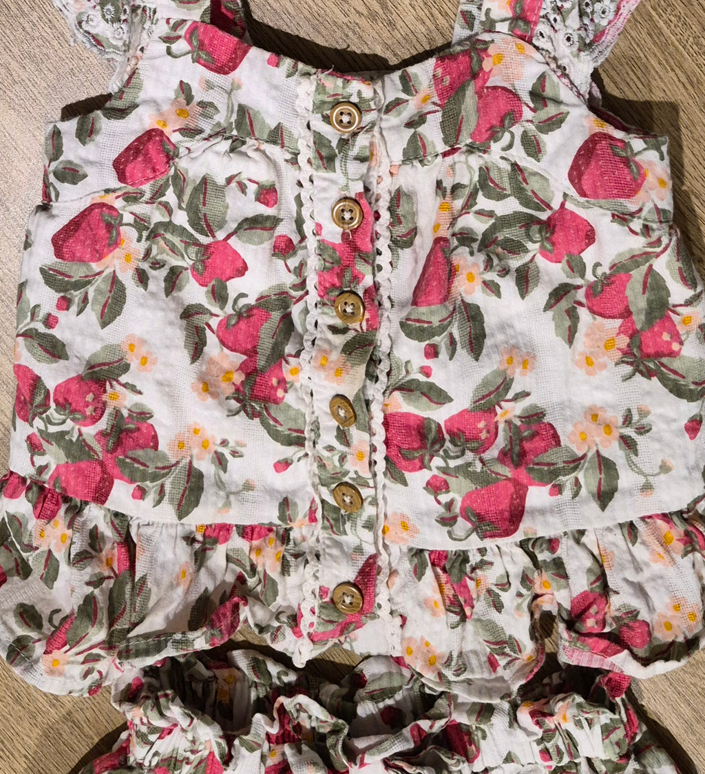 Cupcakes and Cashmere Strawberry Frill Outfit