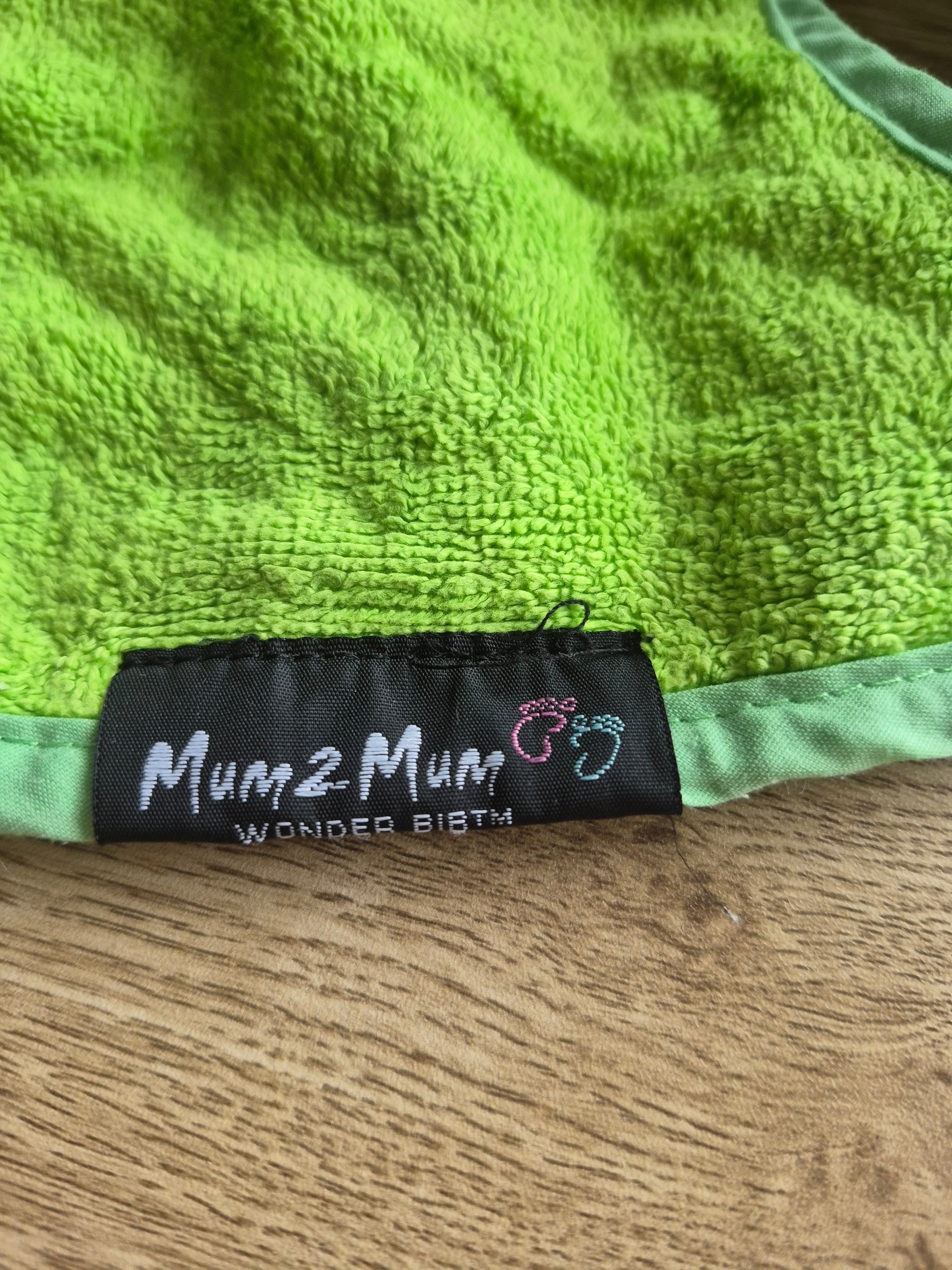 Mum 2 Mum Green Bib