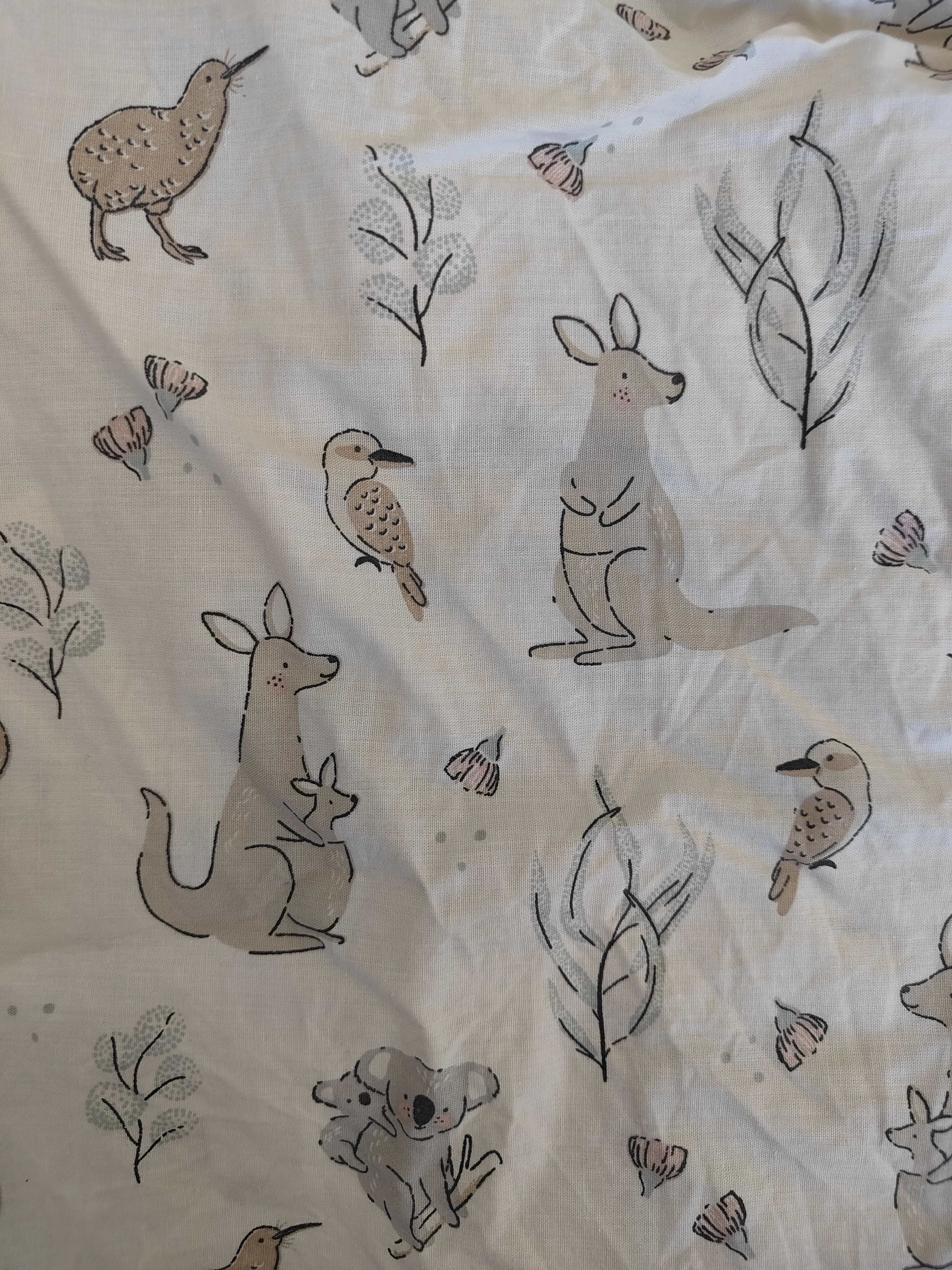 Checkered Beige & White + Australian Wildlife Print Fitted Bassinet Sheets