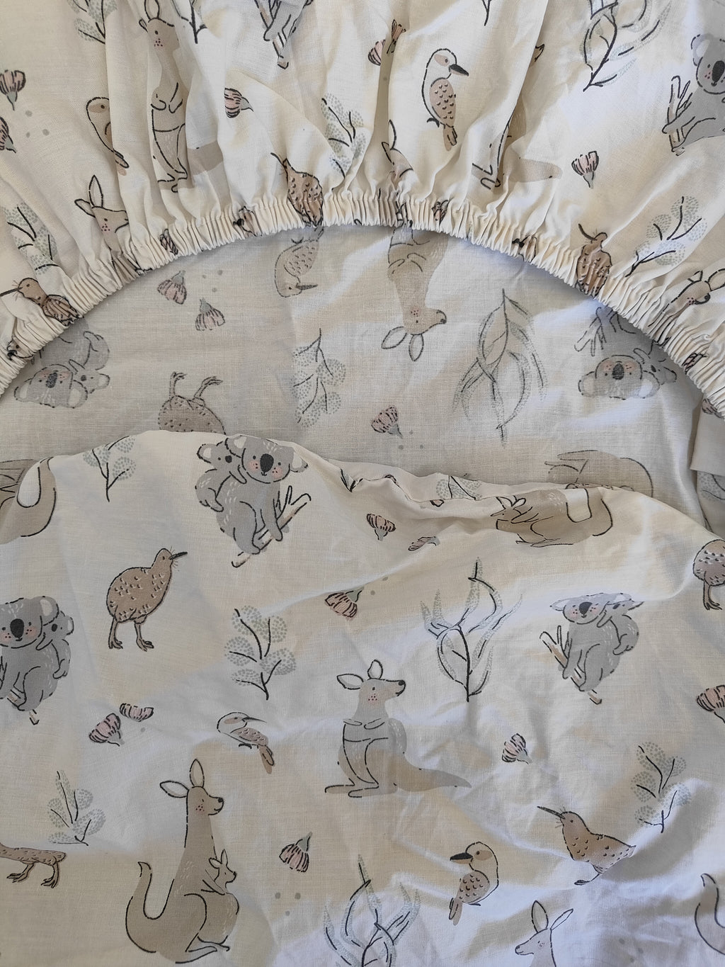 Checkered Beige & White + Australian Wildlife Print Fitted Bassinet Sheets